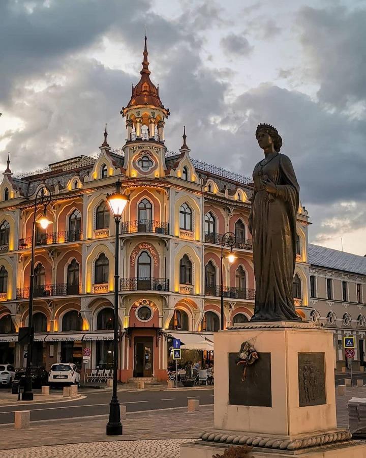 Astoria Grand Hotel Oradea Luaran gambar