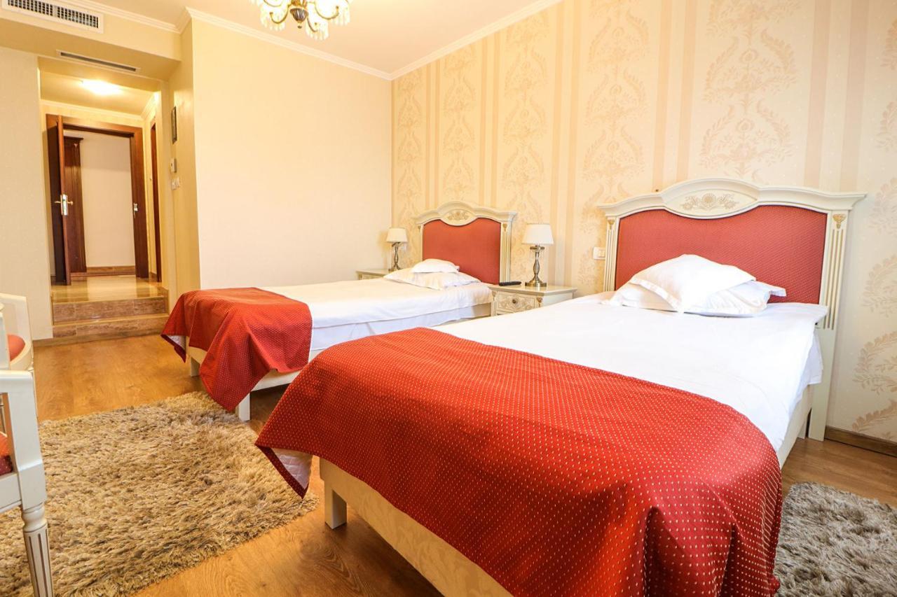 Astoria Grand Hotel Oradea Luaran gambar
