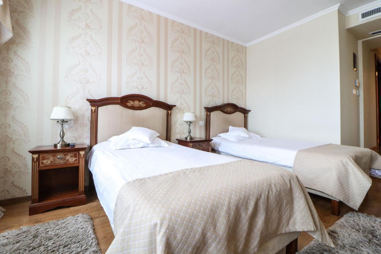 Astoria Grand Hotel Oradea Luaran gambar