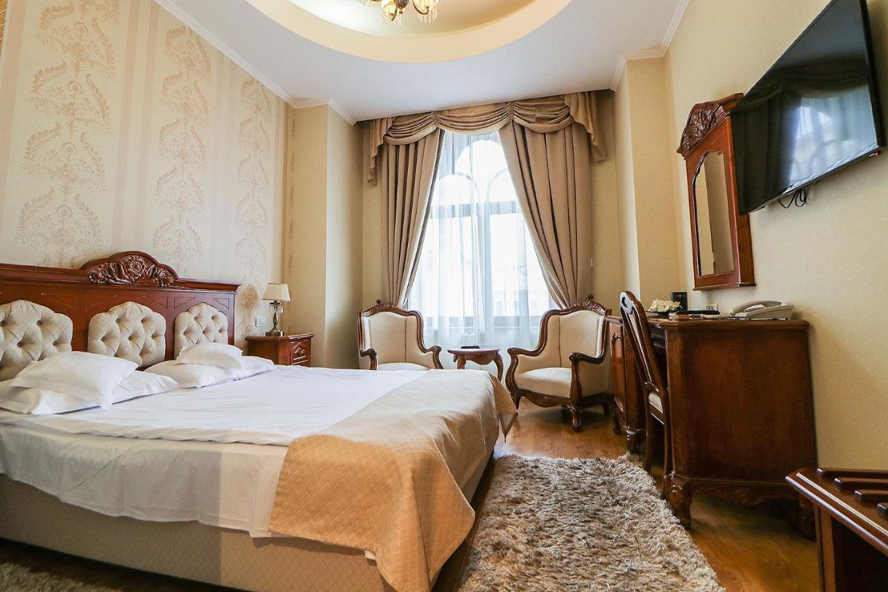 Astoria Grand Hotel Oradea Luaran gambar