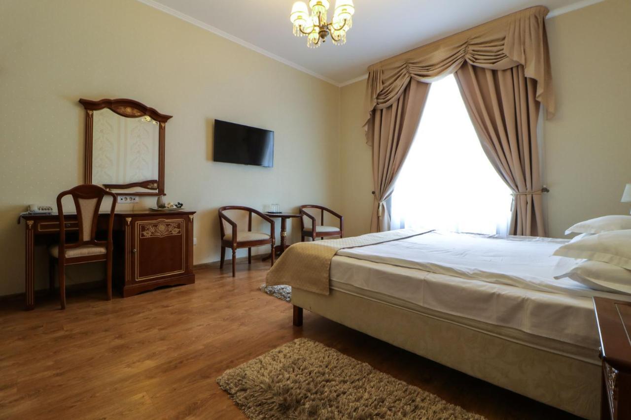 Astoria Grand Hotel Oradea Luaran gambar