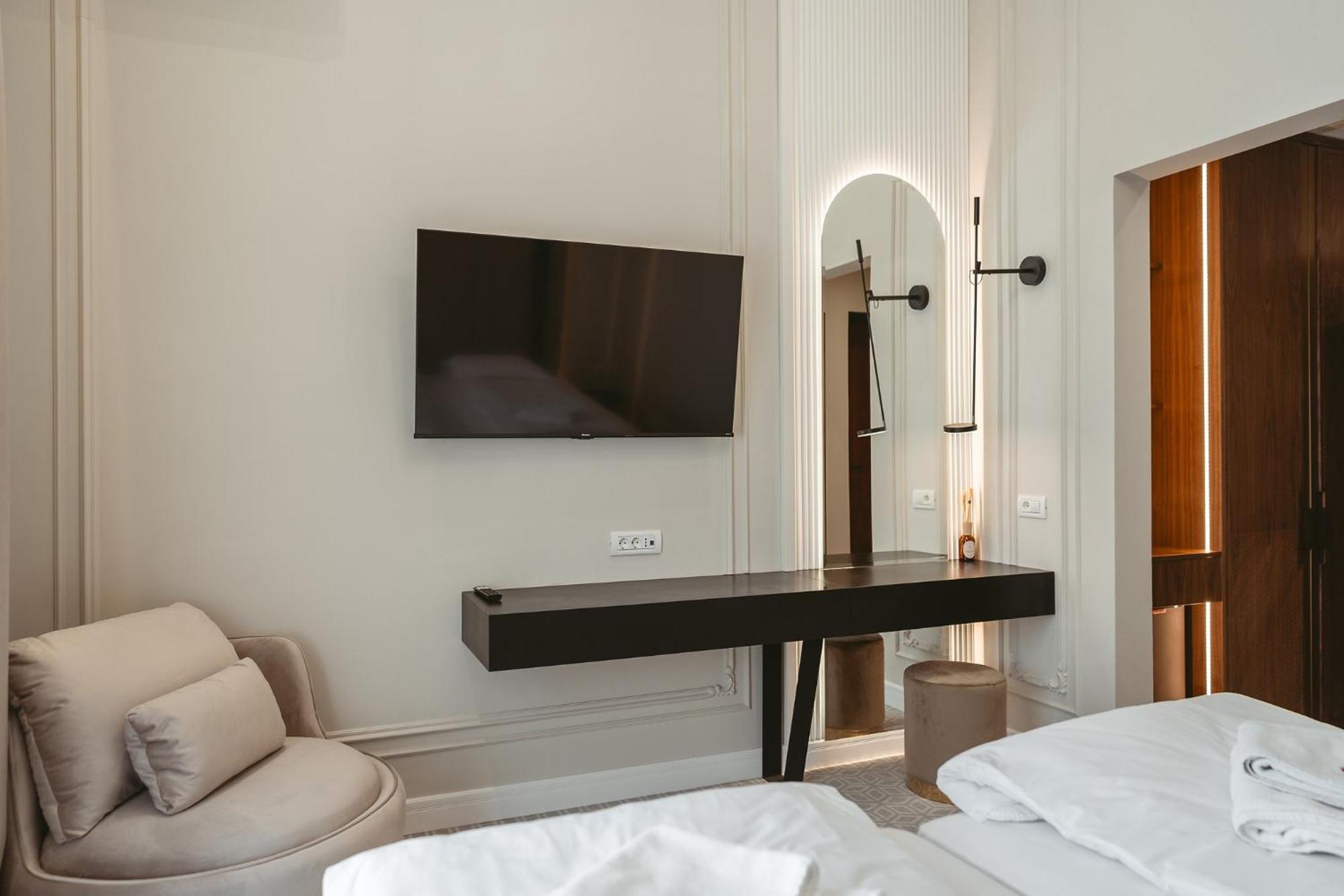 Astoria Grand Hotel Oradea Luaran gambar