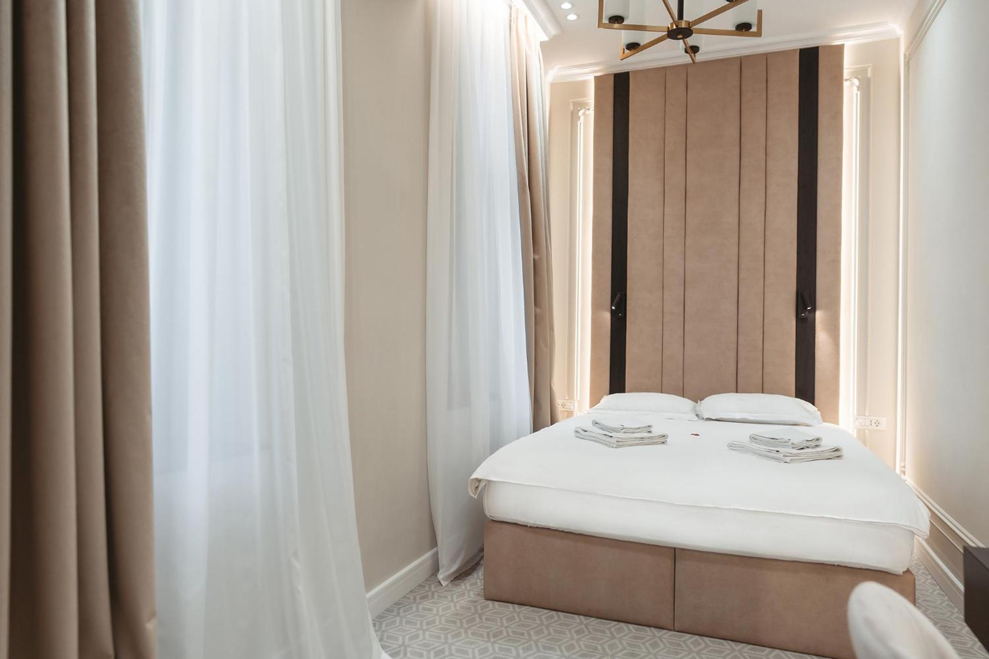 Astoria Grand Hotel Oradea Luaran gambar